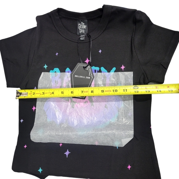 The Grave G1rls Bat Tee - Picture 5 of 6